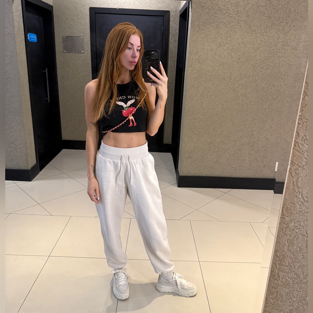 Meet your Posher, Kelly